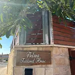 Fontana Traditional House * Anarita