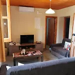 Fontana Traditional House * Anarita