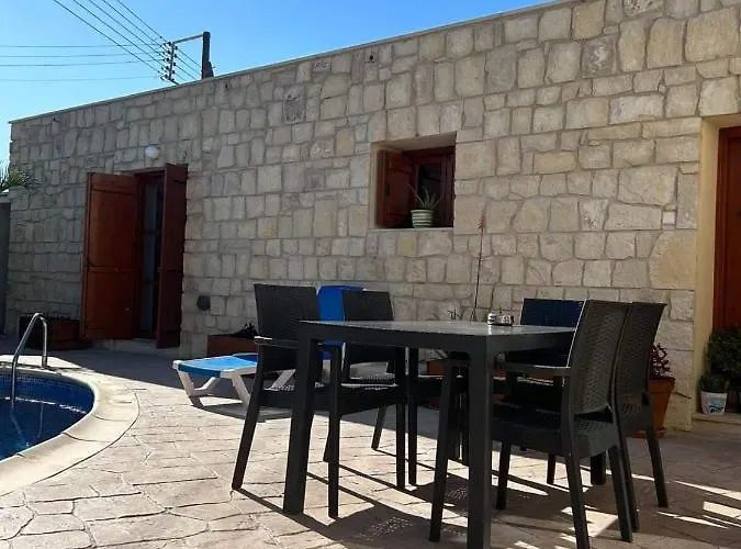 Fontana Traditional House