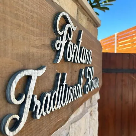 Fontana Traditional House Feriehus Anarita