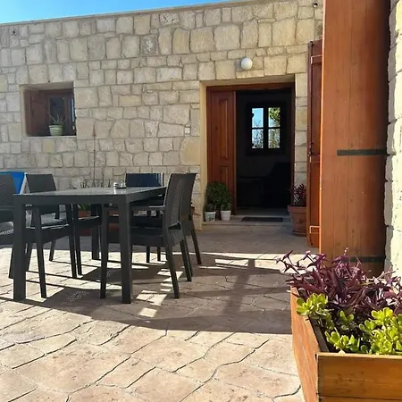 Fontana Traditional House *