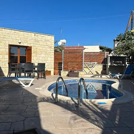 בית נופש Fontana Traditional House Anarita