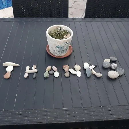 Fontana Traditional House * Anarita