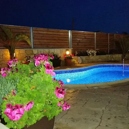 Fontana Traditional House בית נופש