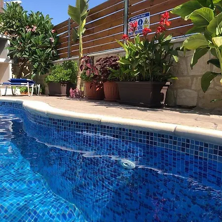 Fontana Traditional House Anarita