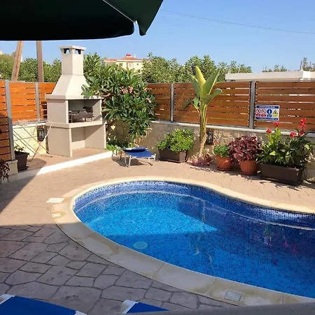 Fontana Traditional House בית נופש Anarita