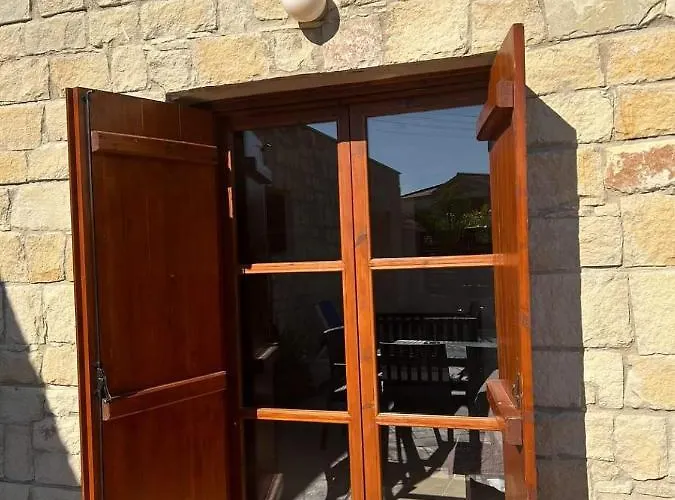 Fontana Traditional House Anarita